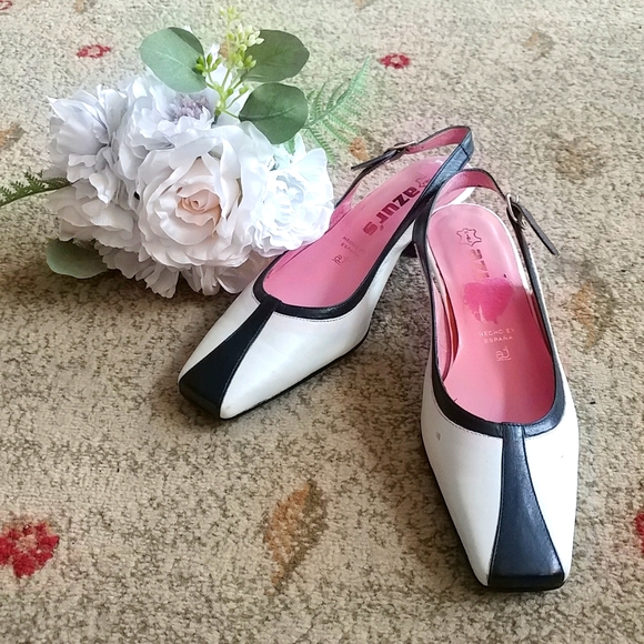 azur's Shoes - Kitten hill shoes